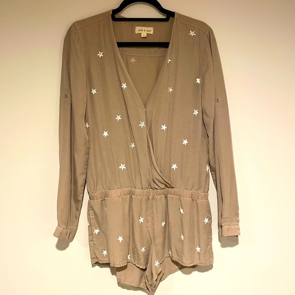 Cloth & Stone Star Jumpsuit romper  Size Small
